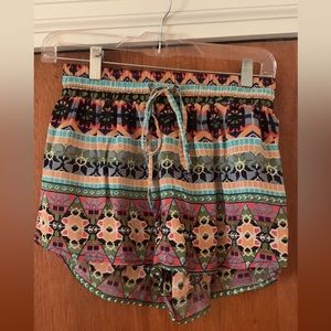 Patterned flowy shorts